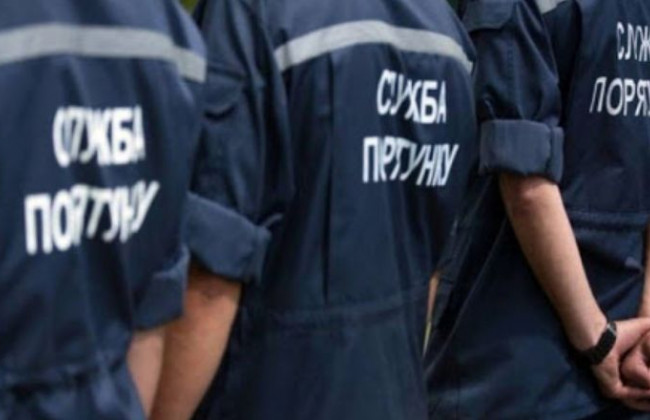 Жахлива знахідка: київські рятувальники витягли з Дніпра труп чоловіка