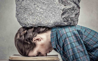 Стало известно, как депрессивные мемы могут помочь при лечении депрессии