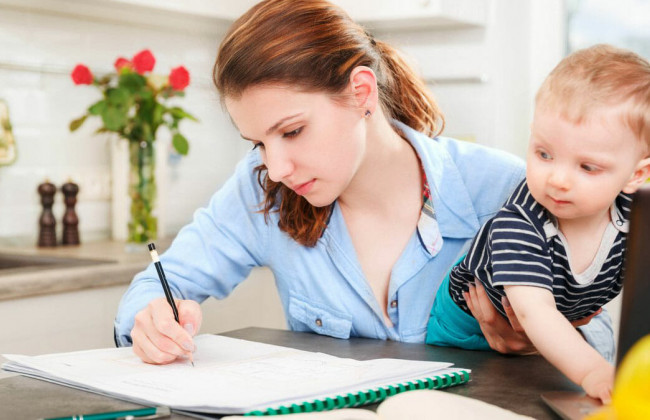 Суд пояснив, як відбувається стягення додаткових витрат на дітей