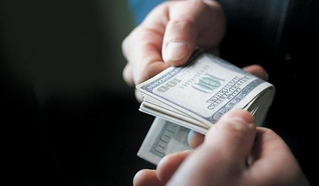 Требовал 1000 долларов: офицера Нацгвардии поймали на взятке