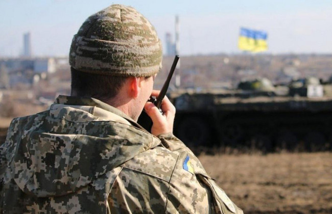 В Министерстве обороны показали последствия пятичасового обстрела на Донбассе