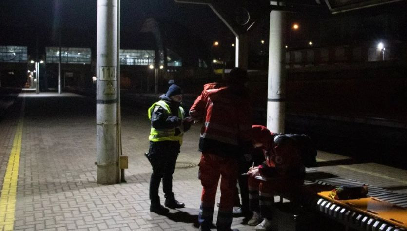 Трагедія в Києві: потяг на смерть збив чоловіка