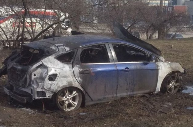 В Киеве очередному «герою парковки» сожгли автомобиль, фото