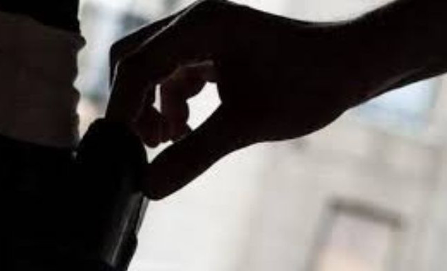 Киевлян предупредили о банде молодых уличных воровок: есть видео