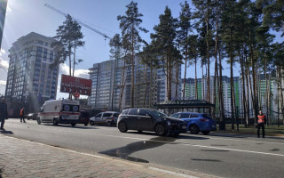 Страшна ДТП на Київщині: автомобіль зніс двох дівчат