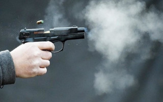 Под Киевом пьяный водитель открыл стрельбу по людям