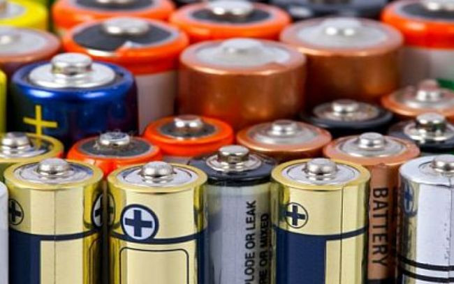Киевлянам сообщили, куда можно сдать использованные батарейки и лампочки