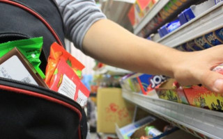 В Киеве мать двоих детей ограбила супермаркет