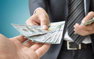 Начальник отдела полиции требовал взятку за закрытие дела: подробности