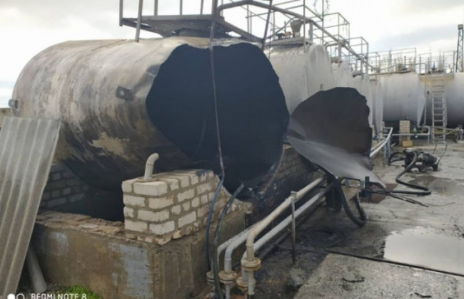 Потужний вибух на херсонській АЗС: у двох чоловіків опіки
