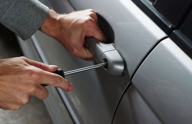 Ровенские полицейские похищали машины со штраф площадок