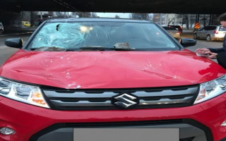 В Киеве «трещит по швам» очередной мост: подробности, видео