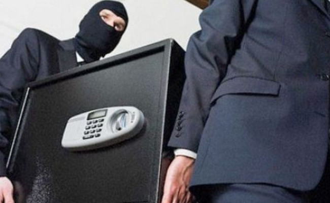 В Южном дерзкие воры вынесли сейф из мини-маркета