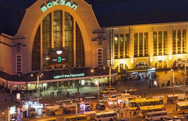 Суд відправив «мінера» Київського вокзалу на примусове лікування