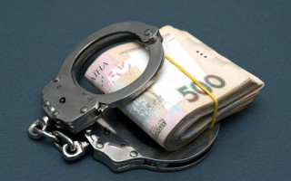 800 000 гривень «відкату» за нестворення перешкод підприємцям:  посадовці СБУ постануть перед судом