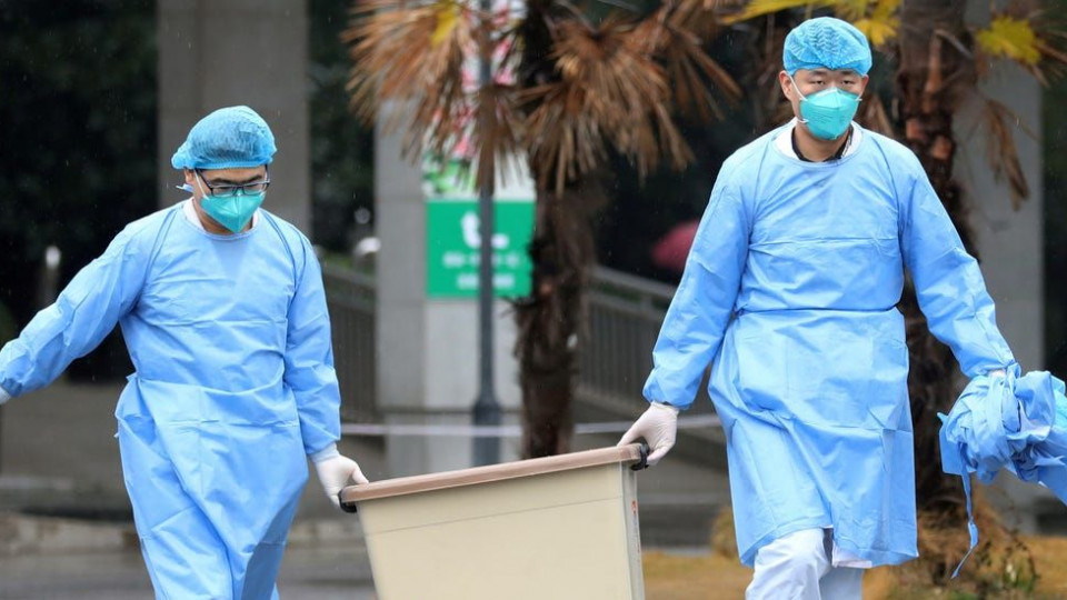 В Китае объявили о снижении уровня угрозы коронавируса