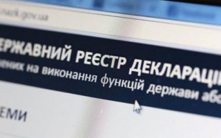 У НАЗК пояснили, чи потрібно у декларації вказувати суму доходів разом з податками і зборами