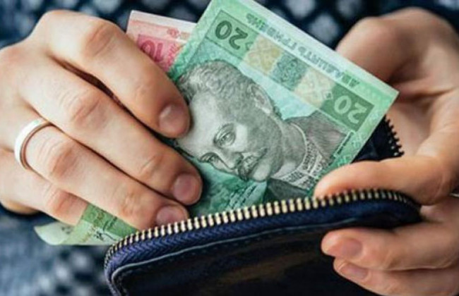 Працівники апаратів судів у соцмережах повідомляють про невиплату зарплат: подробиці