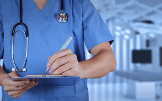 Польша отказывается выделять рабочие места украинским врачам: в чем причина