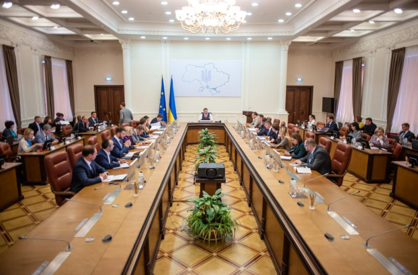 Уряд розглядає питання вдосконалення надання соціальних послуг: трансляція засідання