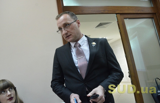 Силовики проводят обыск у экс-члена Общественного совета добропорядочности Леонида Маслова