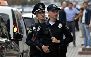 Відповідальність за опір поліцейському, який одягнений не по формі та без службового авто: позиція ККС ВС