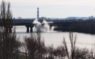 Прорив трубопроводу на мосту Патона: є нові подробиці