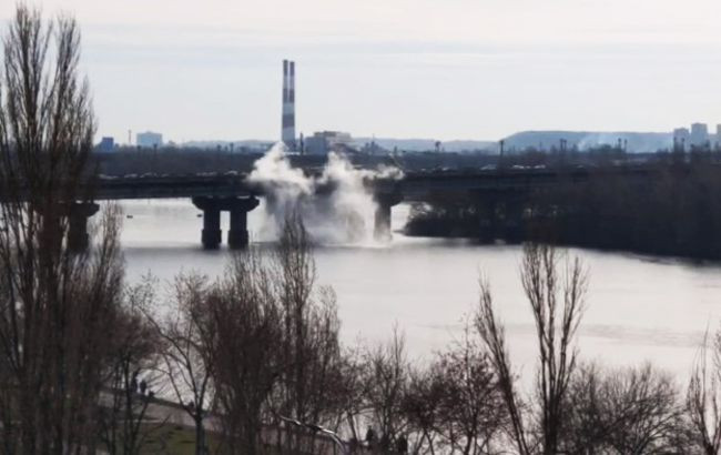 Прорив трубопроводу на мосту Патона: є нові подробиці