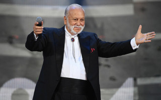 Отца Киркорова ищут судебные приставы, а Заворотнюк лишилась особняка: шоубиз