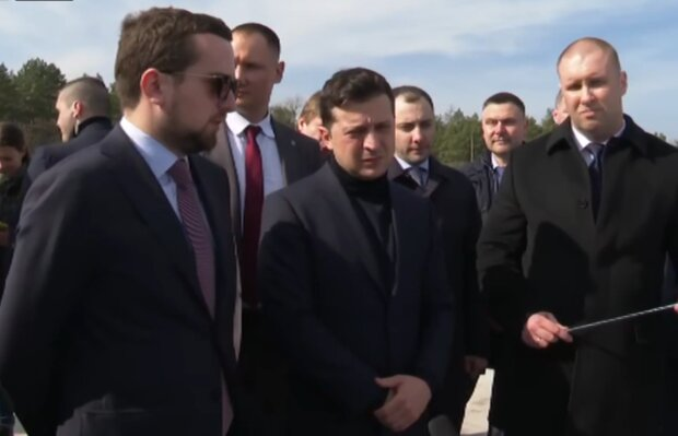 Протесты в Новых Санжарах: Зеленский требует уволить начальника СБУ области