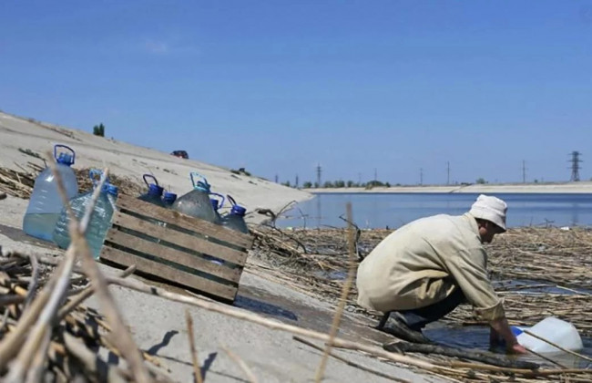 «Хоч цистернами, хоч каністрами, хоч бутлями», — Денис Шмигаль зробив заяву щодо постачання води до Криму