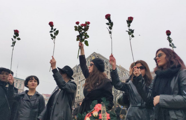 У Києві 8 березня жінки вийшли на акції протестів: фото