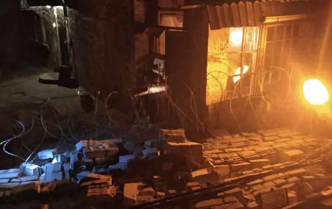 В Запорожье на стратегическом предприятии рухнула часть здания: фото