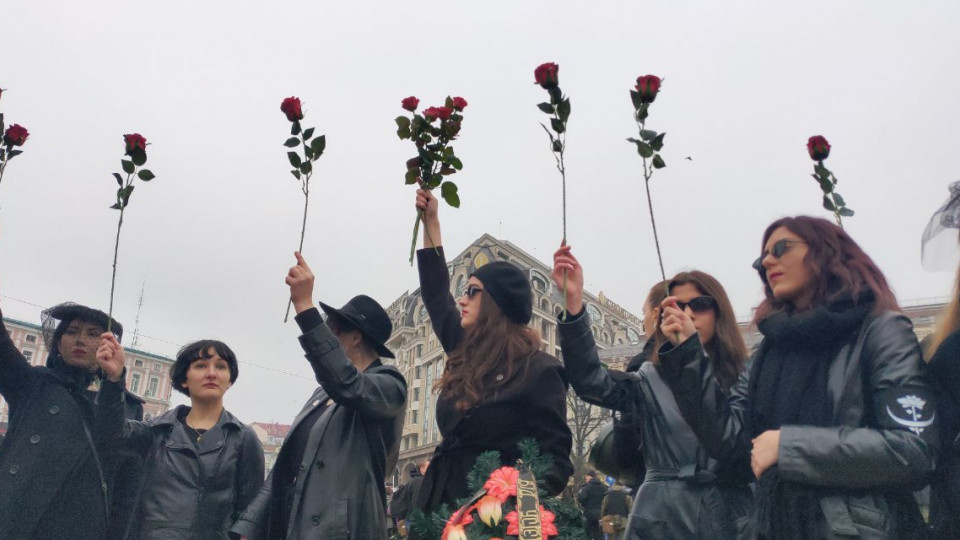 У Києві 8 березня жінки вийшли на акції протестів: фото