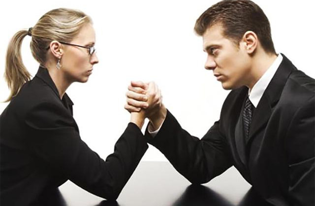 Мужчины или женщины: стало известно, кто больше зарабатывает в Украине