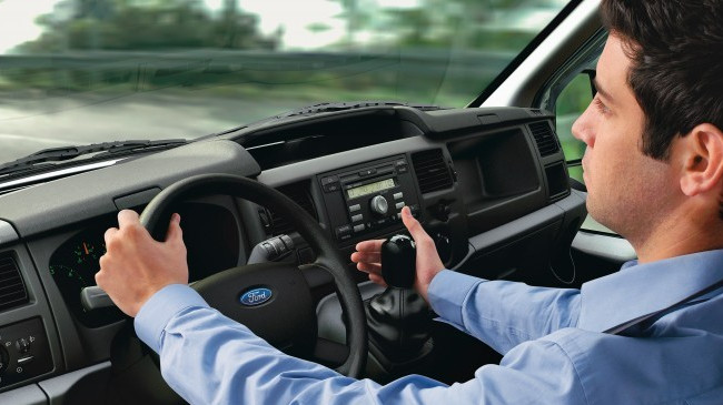 Водіям пояснили, кого будуть штрафувати за порушення ПДР, якщо за кермом не власник