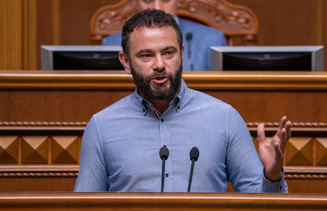 Дубінський просить Окружний адмінсуд заборонити топ-чиновникам виїжджати за кордон