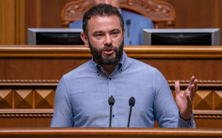 Дубінський просить Окружний адмінсуд заборонити топ-чиновникам виїжджати за кордон