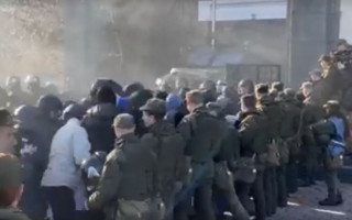 Попытка штурма и дымовая завеса: что происходит под зданием Высшего антикорсуда