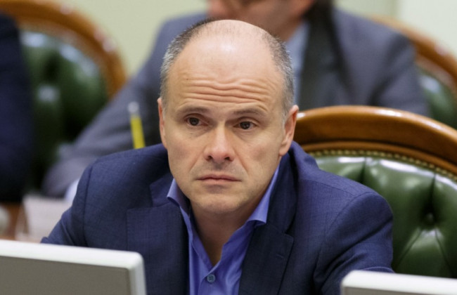 Украинцев с коронавирусом могут наказывать штрафами за побег из больниц