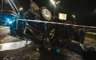 Смертельная авария в Киеве: пассажир легковушки погиб на месте, фото
