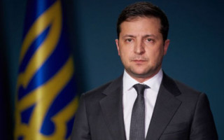 Заборонити залізничні та авіаперевезення: Зеленський закликав посилити карантин