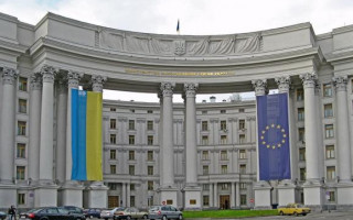 Видачу віз призупинено через пандемію коронавірусу