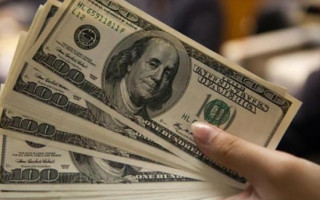 Не віддавати борги та купувати валюту: Милованов дав поради українцям, як пережити кризу