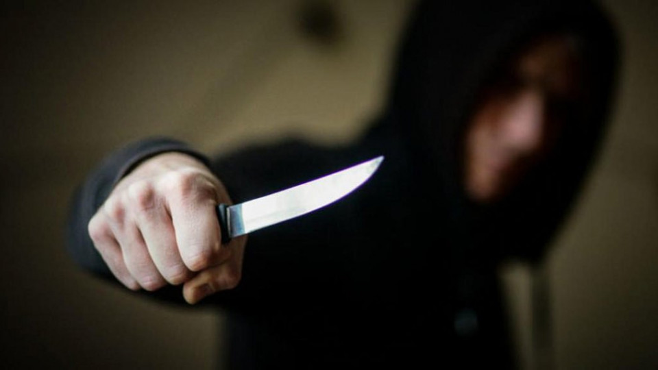 На Запоріжжі неповнолітній вдарив ножем 83-річну сусідку