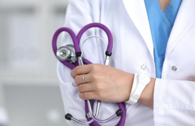 Медикам доплачуватимуть до 200% зарплати через коронавірус