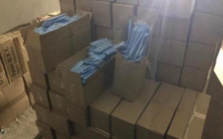 Вкрали у підприємців 100 тисяч медичних масок: у Києві затримали зловмисників