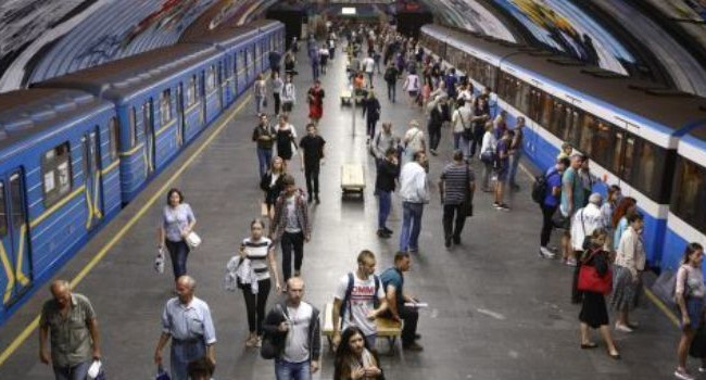 Работники метрополитена сами не знают, до какого часа работают 17 марта