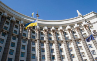 Кабмін заборонив пасажирські перевезення та обмежив кількість учасників масових заходів