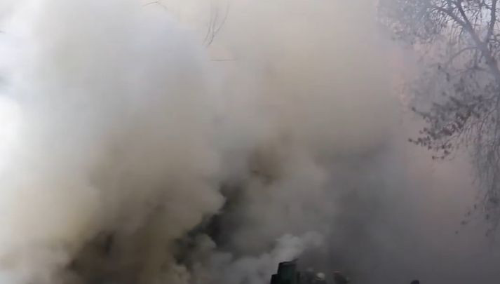 Несколько кварталов Киева затянуло дымом: что произошло